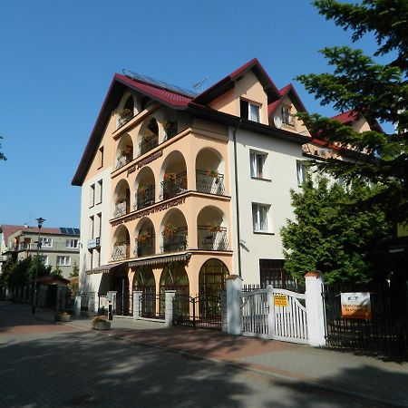 Pod Arkadami Darlowko Exterior foto
